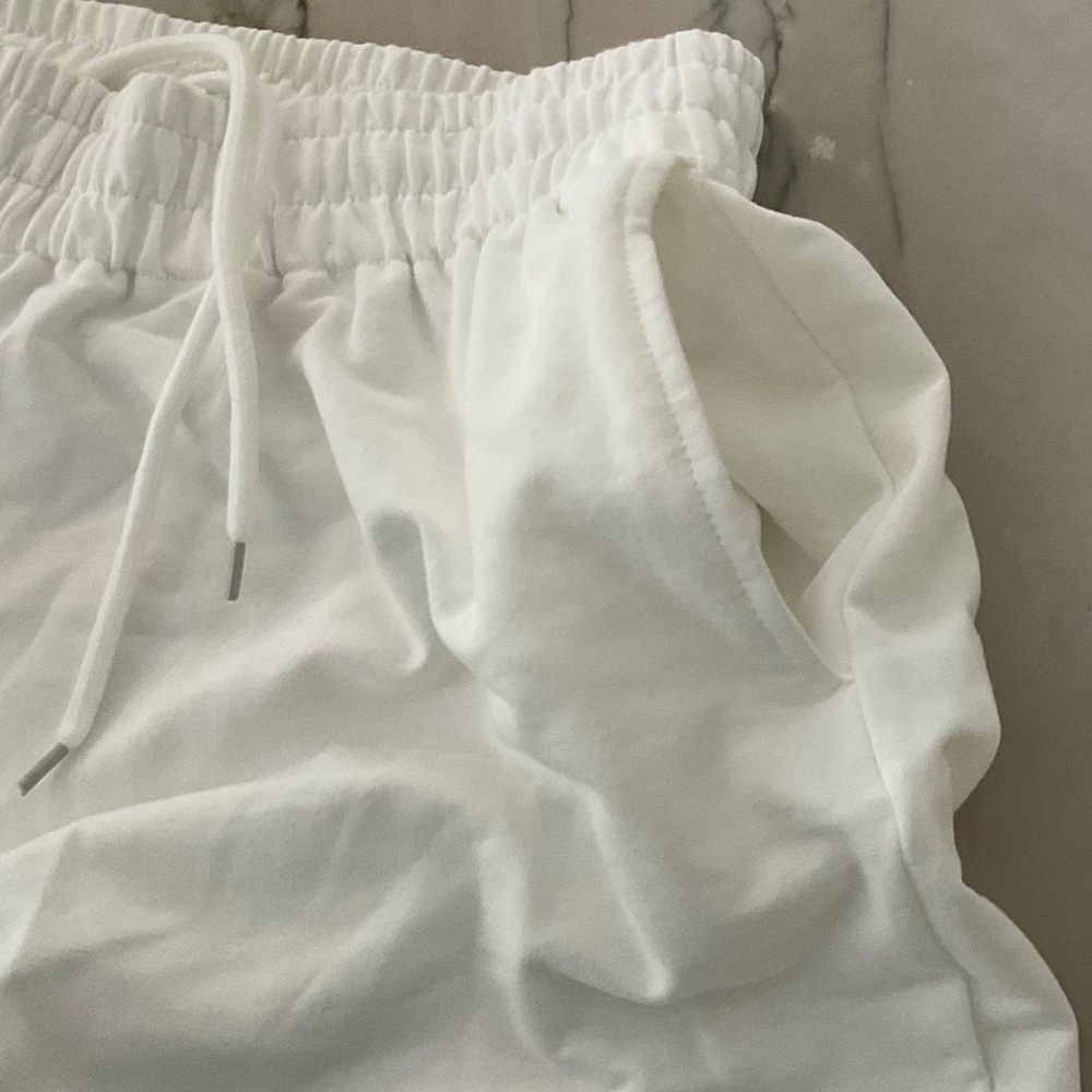 Automet Women’s shorts Size L white - Picture 5 of 5